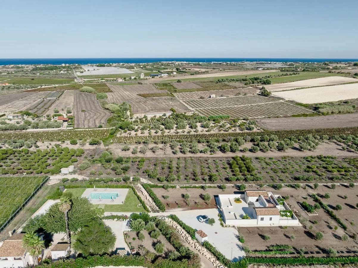 Baglio Il Gelso E L'Ulivo Appartamento Il Fico Noto 0*,  Italien
